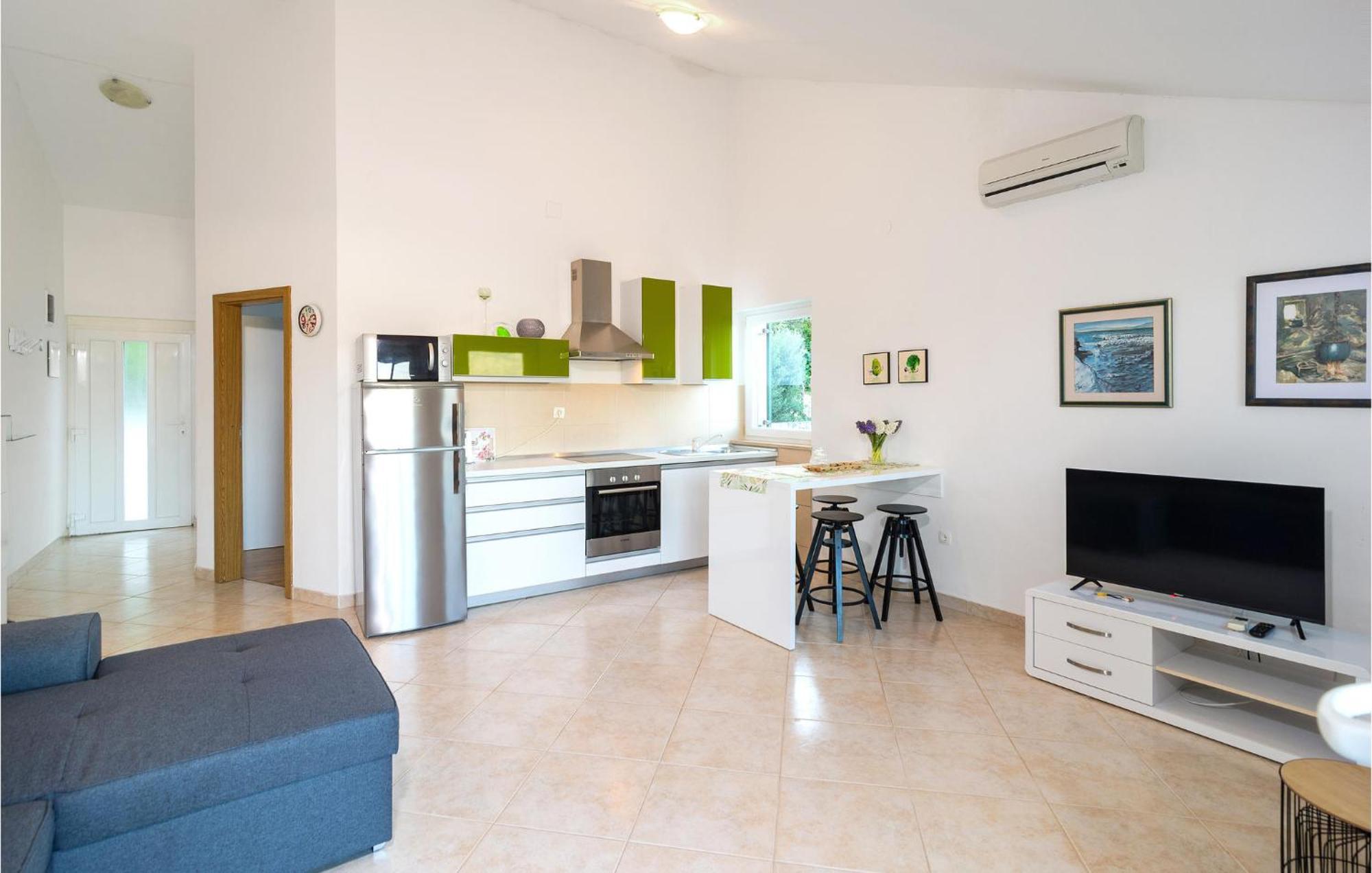 Nice Home In Postira With Outdoor Swimming Pool Εξωτερικό φωτογραφία