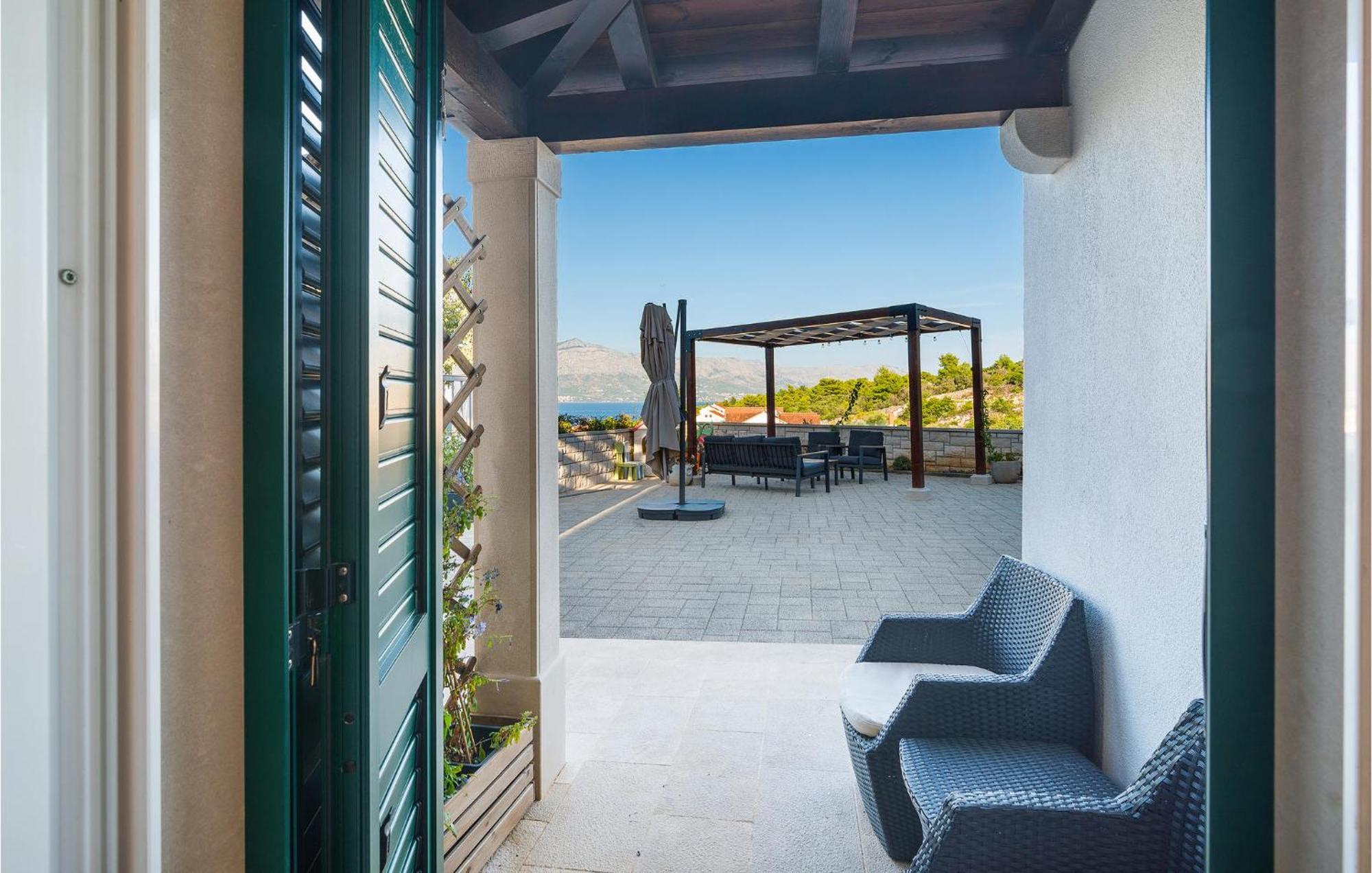 Nice Home In Postira With Outdoor Swimming Pool Εξωτερικό φωτογραφία