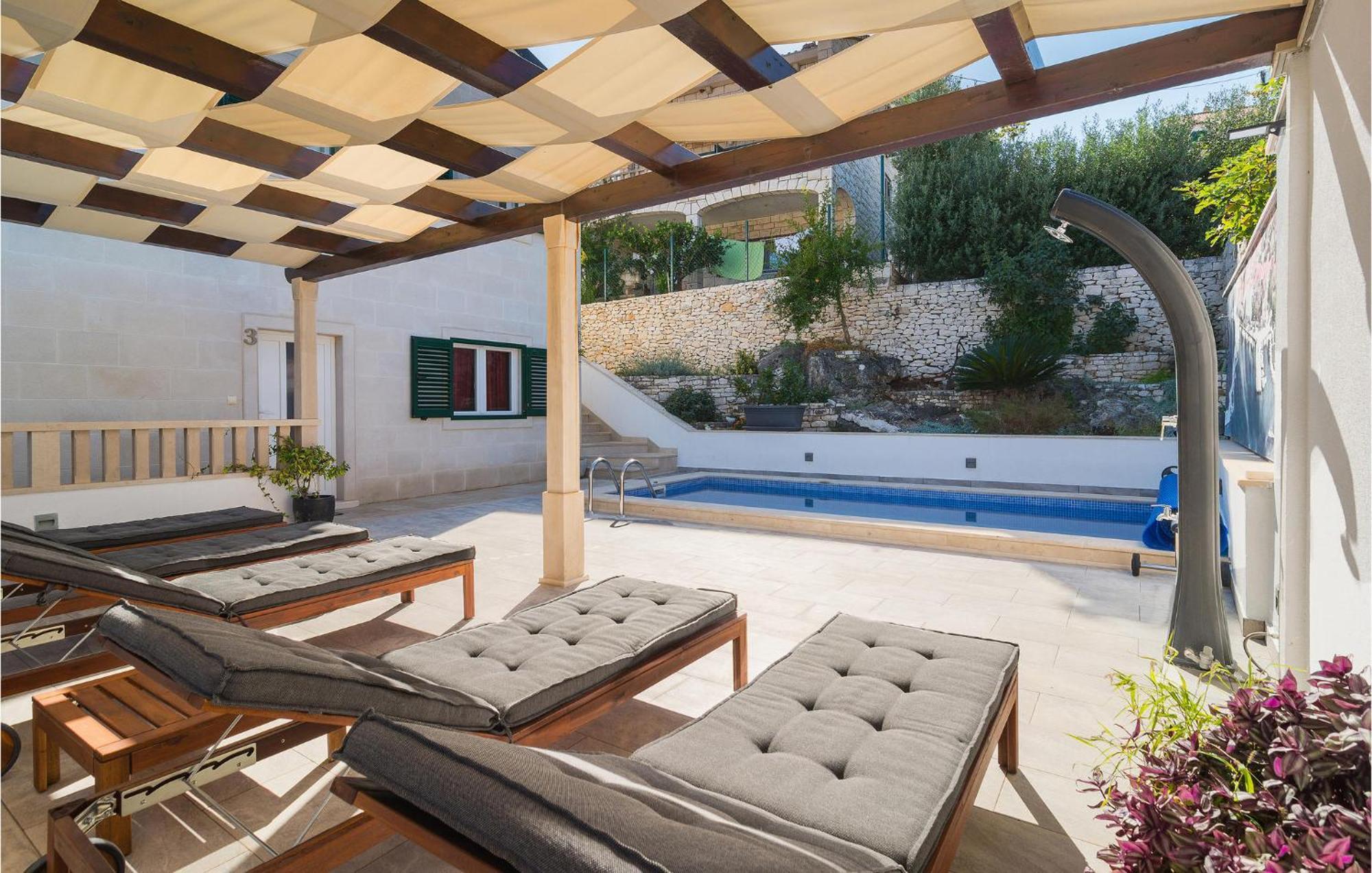 Nice Home In Postira With Outdoor Swimming Pool Εξωτερικό φωτογραφία
